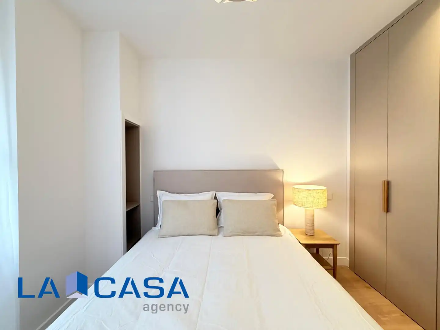 Habitación de Planta baja en venta en Madrid con Calefacción