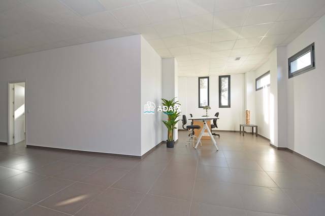 Local comercial en Venta en Calle Juan Ramón Jiménez número  de Cáceres en Mejostilla