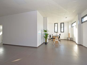 Business premises for sale in Calle Juan Ramón Jiménez número  de Cáceres