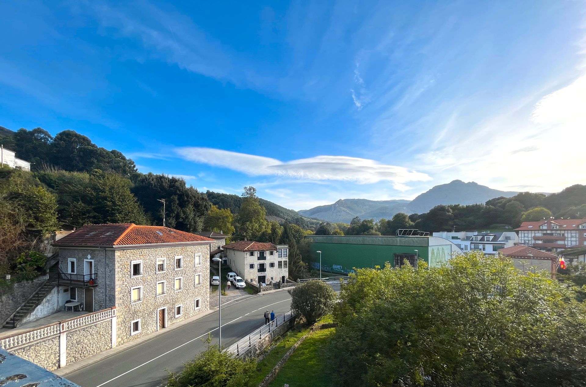 Vista exterior de Finca rústica en venda en Castro-Urdiales amb Calefacció, Jardí privat i Terrassa
