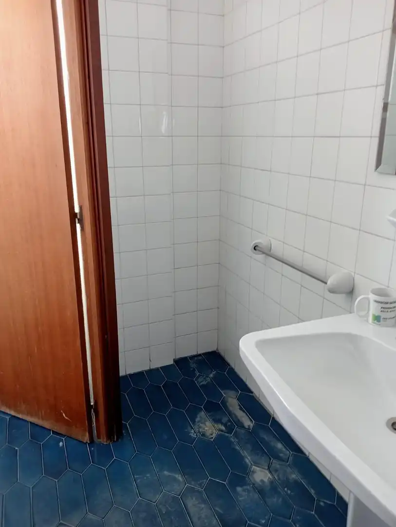 Bany de Local de lloguer en Cádiz