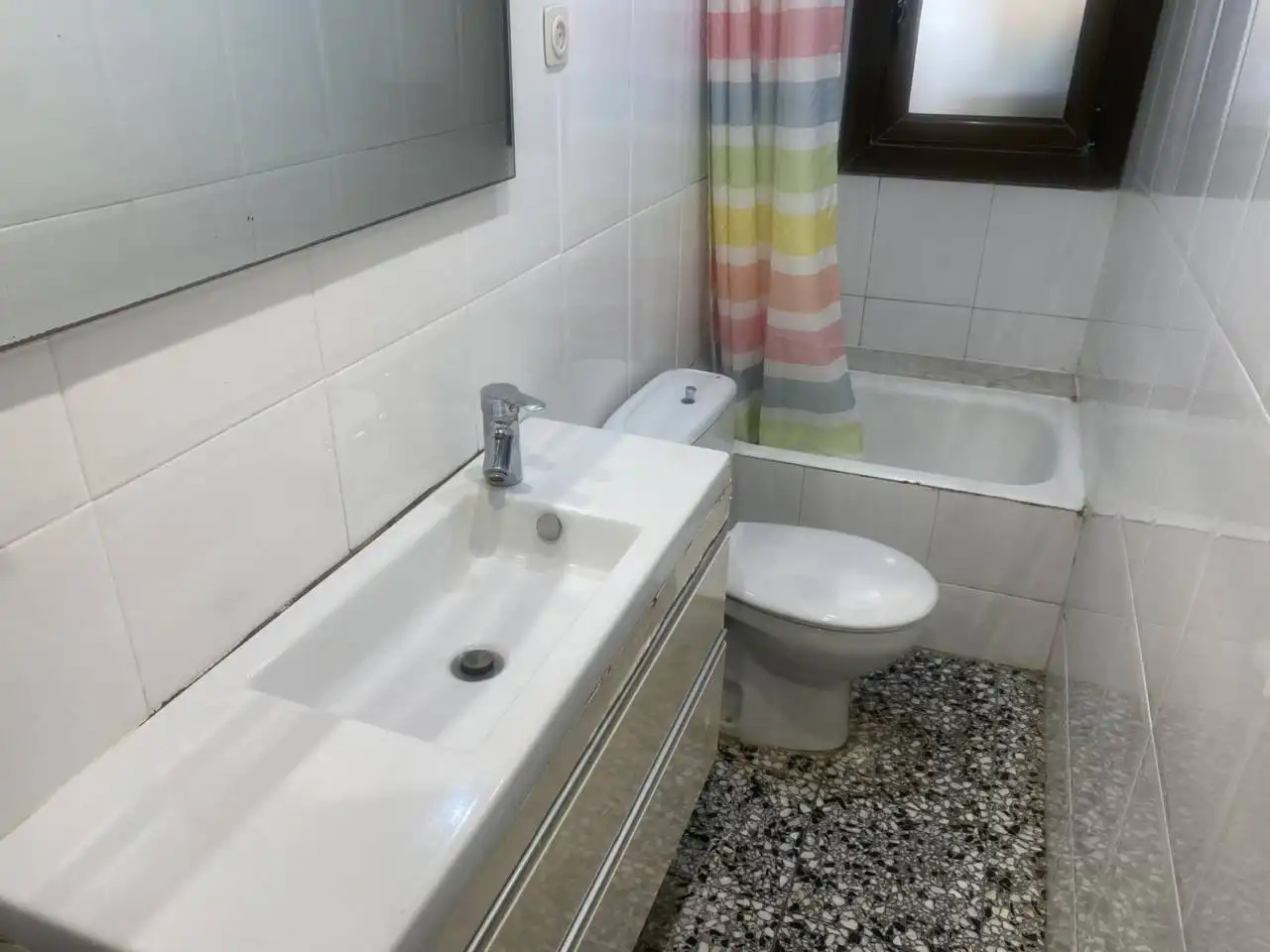 Baño de Piso en venta en Cornellà de Llobregat con Balcón