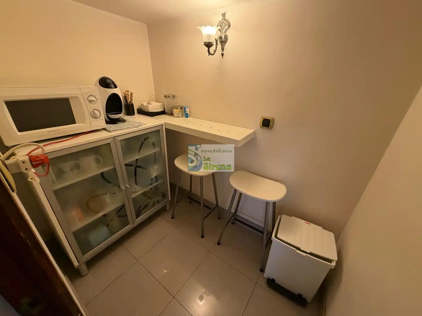Cuina de Local en venda en Castro-Urdiales amb Moblat, Internet i Alarma