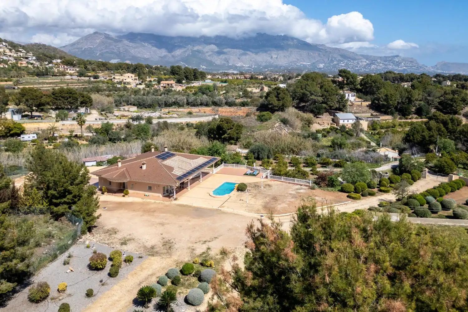 Vista exterior de Casa o chalet en venta en L'Alfàs del Pi con Aire acondicionado, Jardín privado y Terraza
