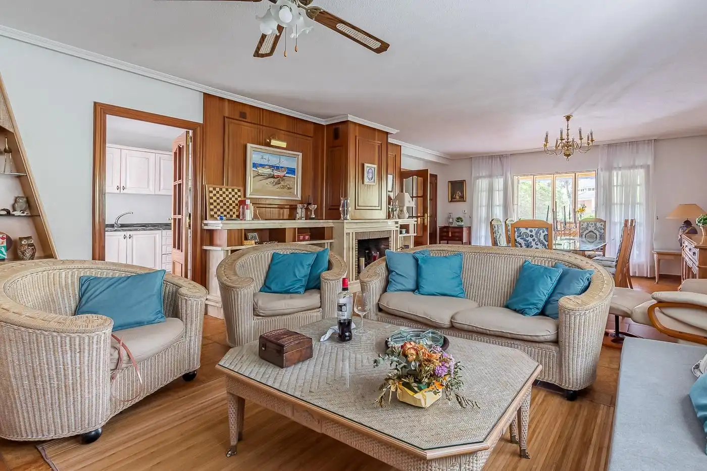Sala de estar de Casa o chalet en venta en San Lorenzo de El Escorial con Calefacción, Alarma y Piscina comunitaria