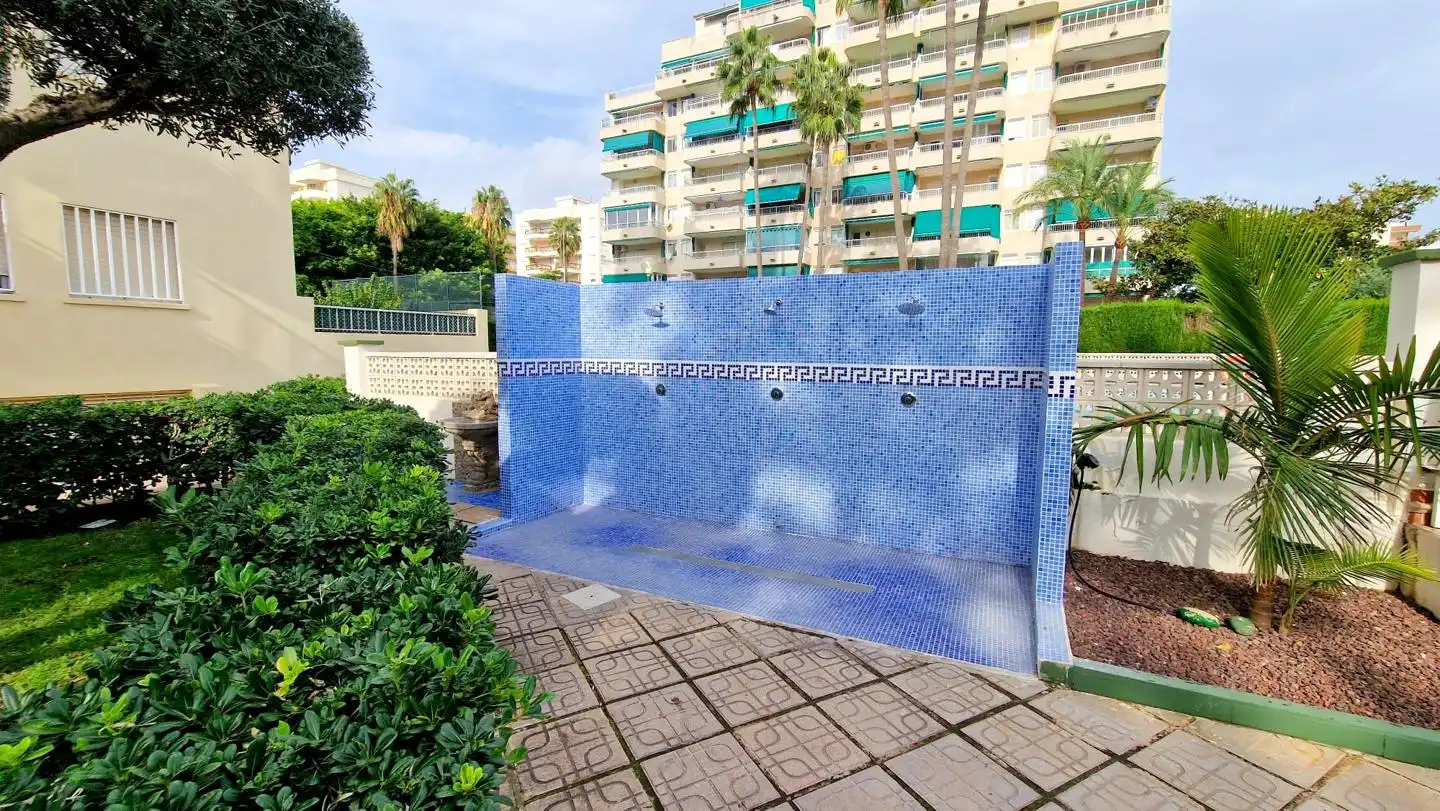 Schwimmbecken von Wohnungen zum Verkauf in Gandia mit Klimaanlage, Terrasse und Möbliert