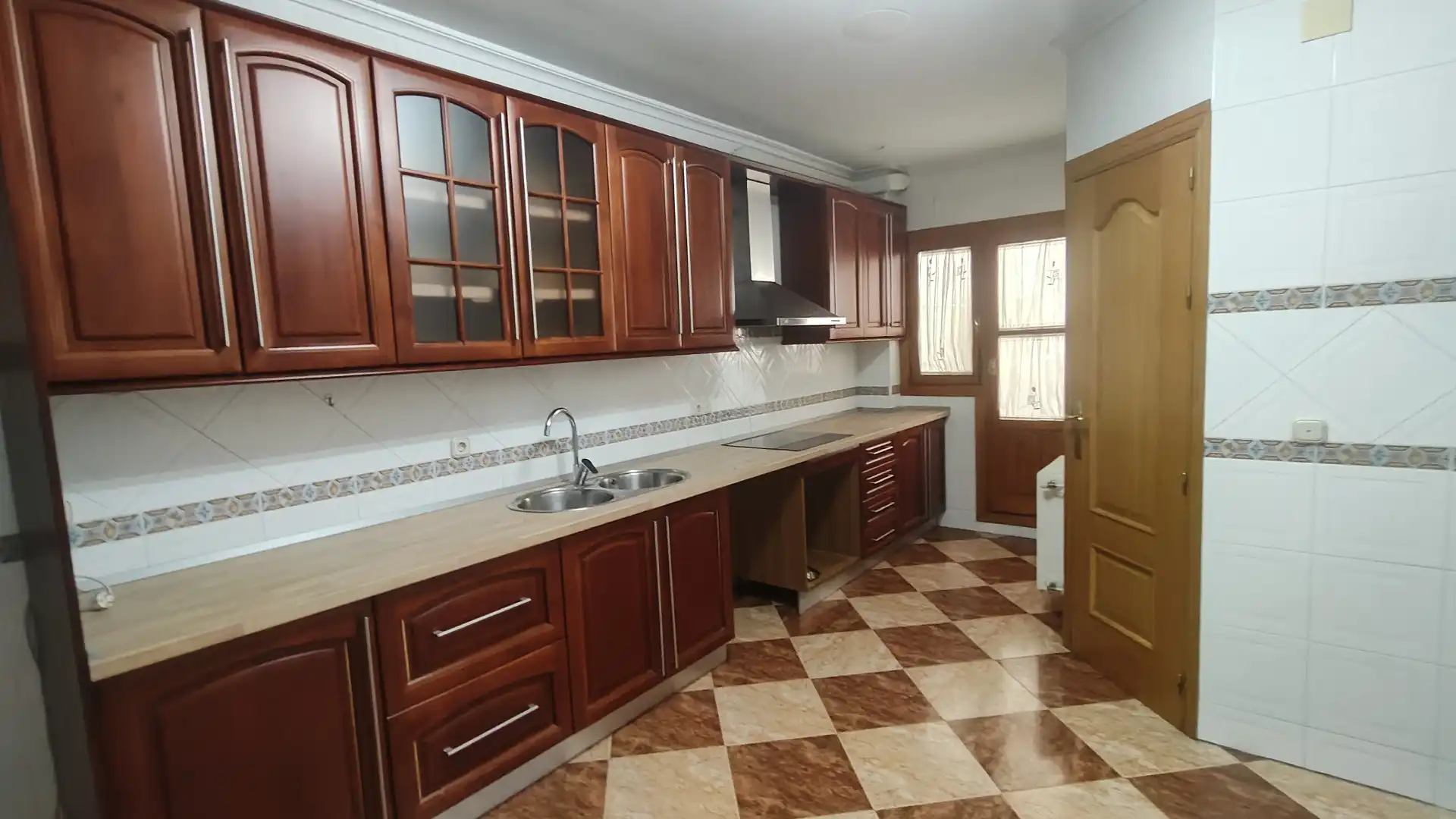 Cuina de Casa o xalet en venda en Baza amb Calefacció i Moblat
