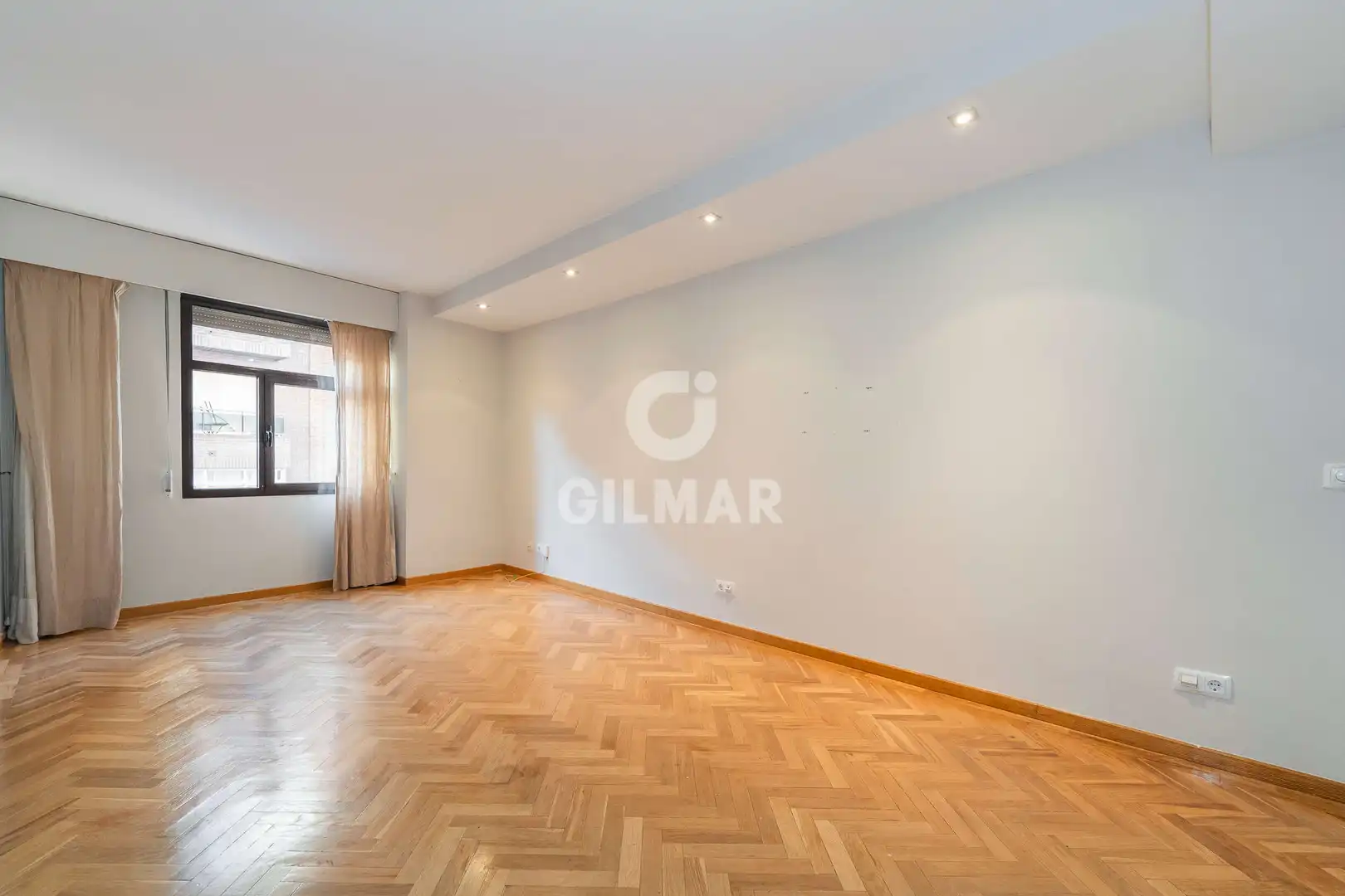 Dormitori de Pis en venda en  Madrid Capital amb Calefacció