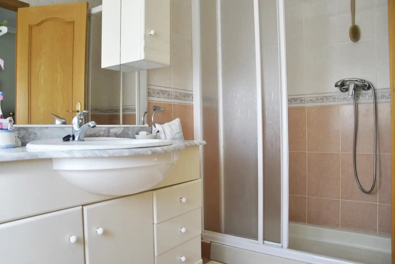 Bathroom of Houses for sale in Pozuelo de Zarzón  with Air Conditioner, Heating and Private garden