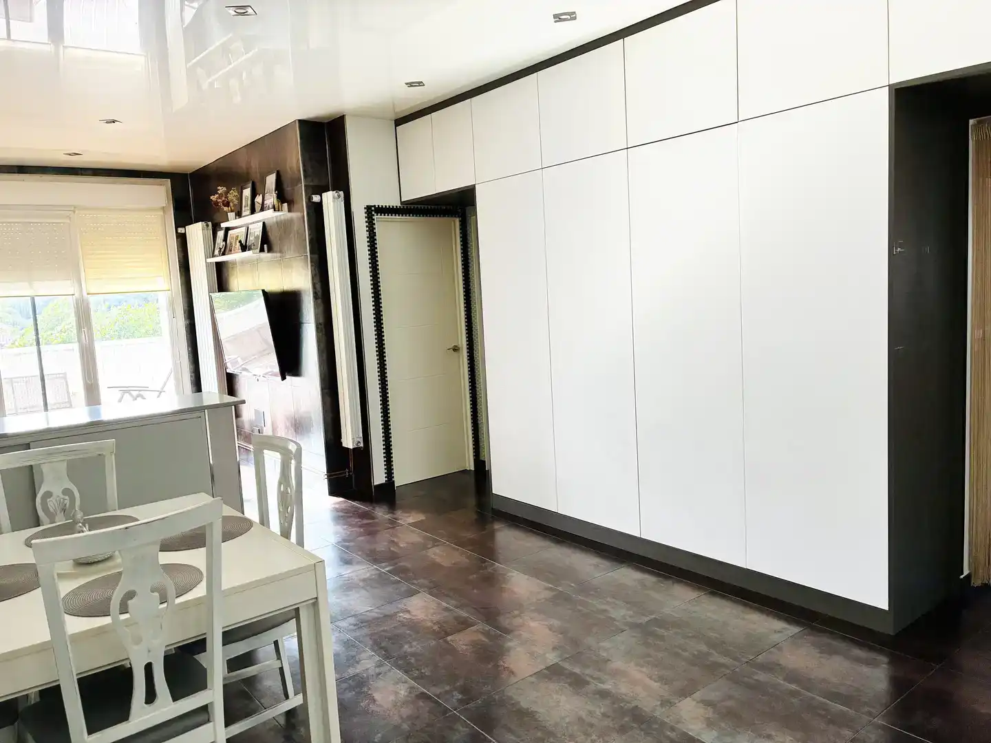 Küche von Wohnung zum Verkauf in Entrambasaguas mit Balkon