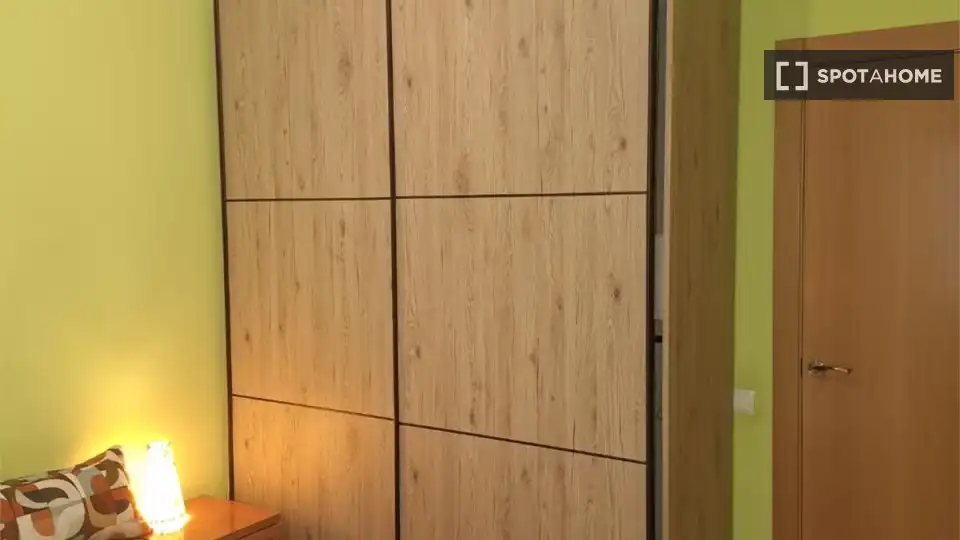 Schlafzimmer von Wohnung zur untervermieten in Barcelona mit Klimaanlage, Heizung und Möbliert