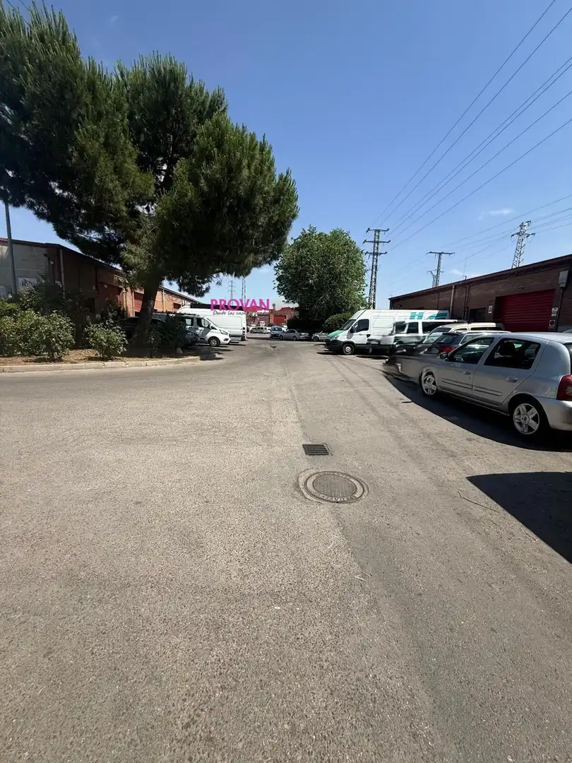 Parking de Nave industrial en venta en Alcalá de Henares