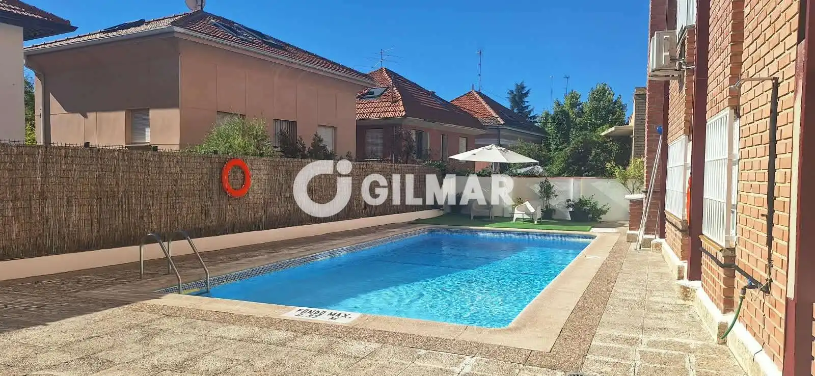 Piscina de Pis en venda en Madrid amb Calefacció, Jardí privat i Piscina