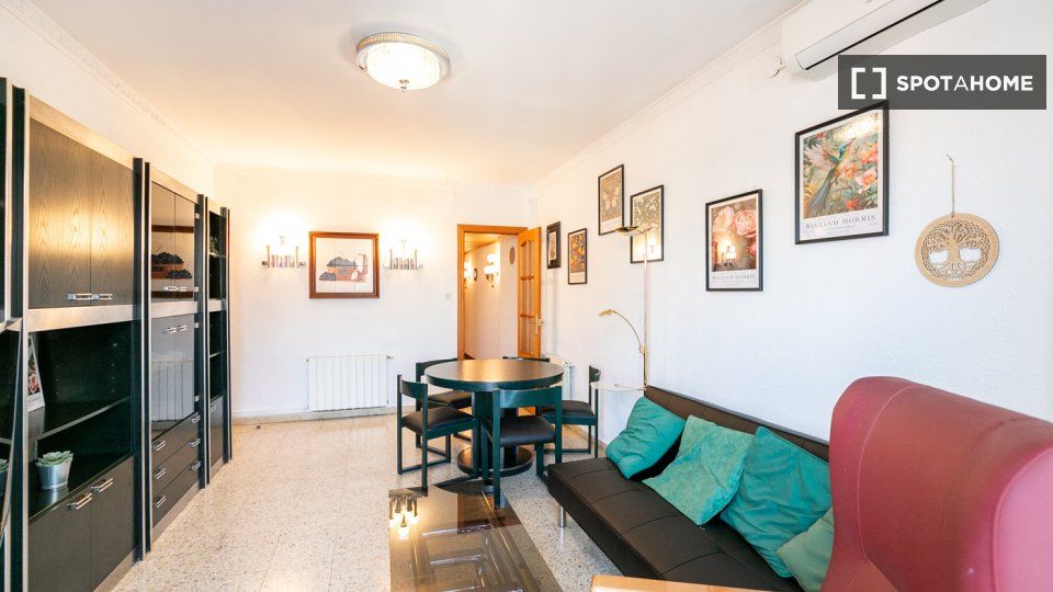 Sala de estar de Piso de alquiler en  Barcelona Capital con Aire acondicionado, Calefacción y Amueblado