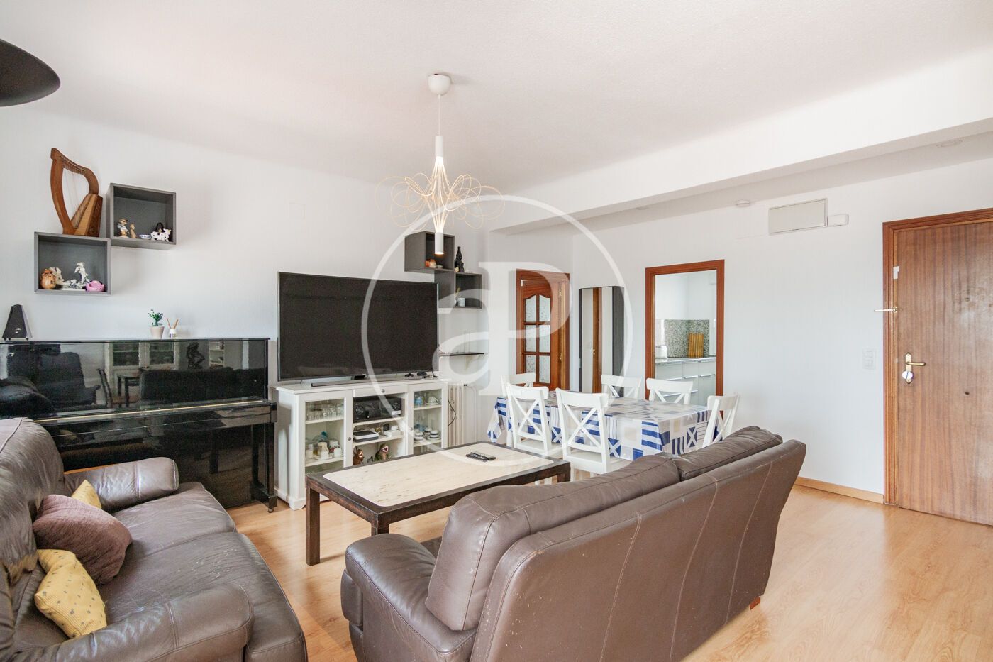 Living room of Flat to rent in  Madrid Capital  with Air Conditioner, Heating and Terrace
