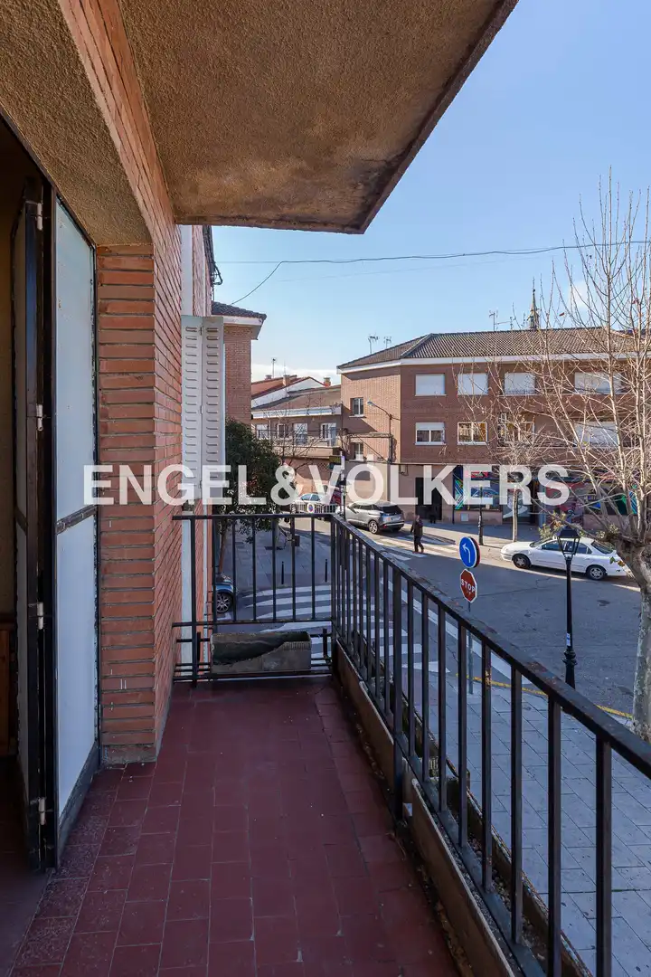 Vista exterior de Casa adosada en venda en Fuente El Saz de Jarama amb Calefacció, Jardí privat i Terrassa
