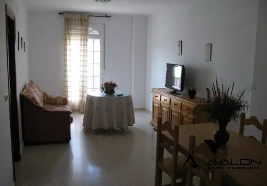 Sala d'estar de Pis en venda en San Juan del Puerto amb Traster, Moblat i Balcó