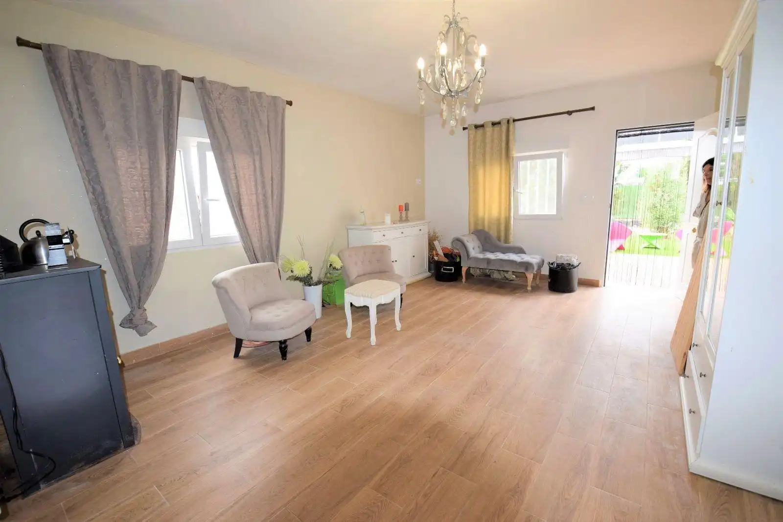 Sala d'estar de Casa o xalet en venda en Daya Vieja amb Jardí privat, Terrassa i Piscina