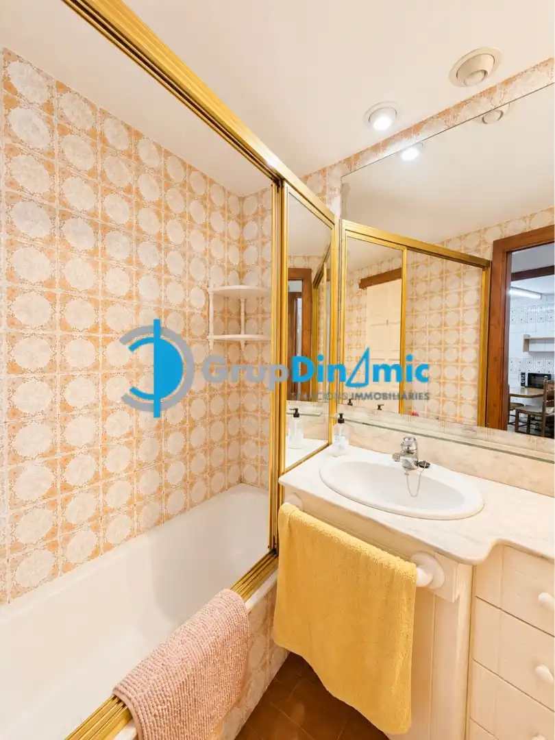 Bathroom of Flat for sale in Palamós  with Terrace and Furnished