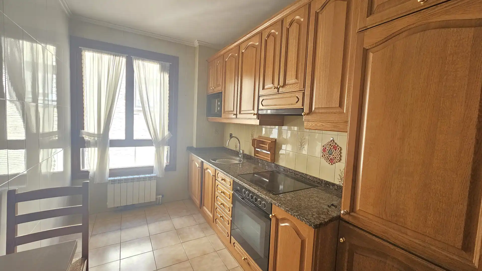 Kitchen of Flat for sale in Tolosa  with Heating, Furnished and Balcony