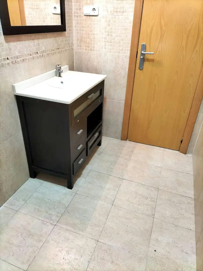 Baño de Piso para compartir en Valencia con Calefacción, Amueblado y Lavadora