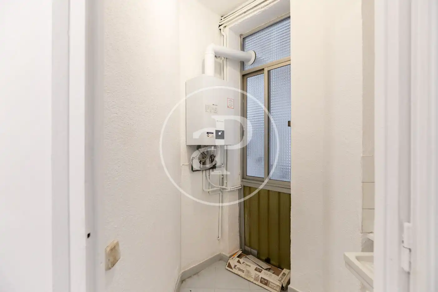 Piso en venta en Barcelona con Calefacción, Terraza y Balcón