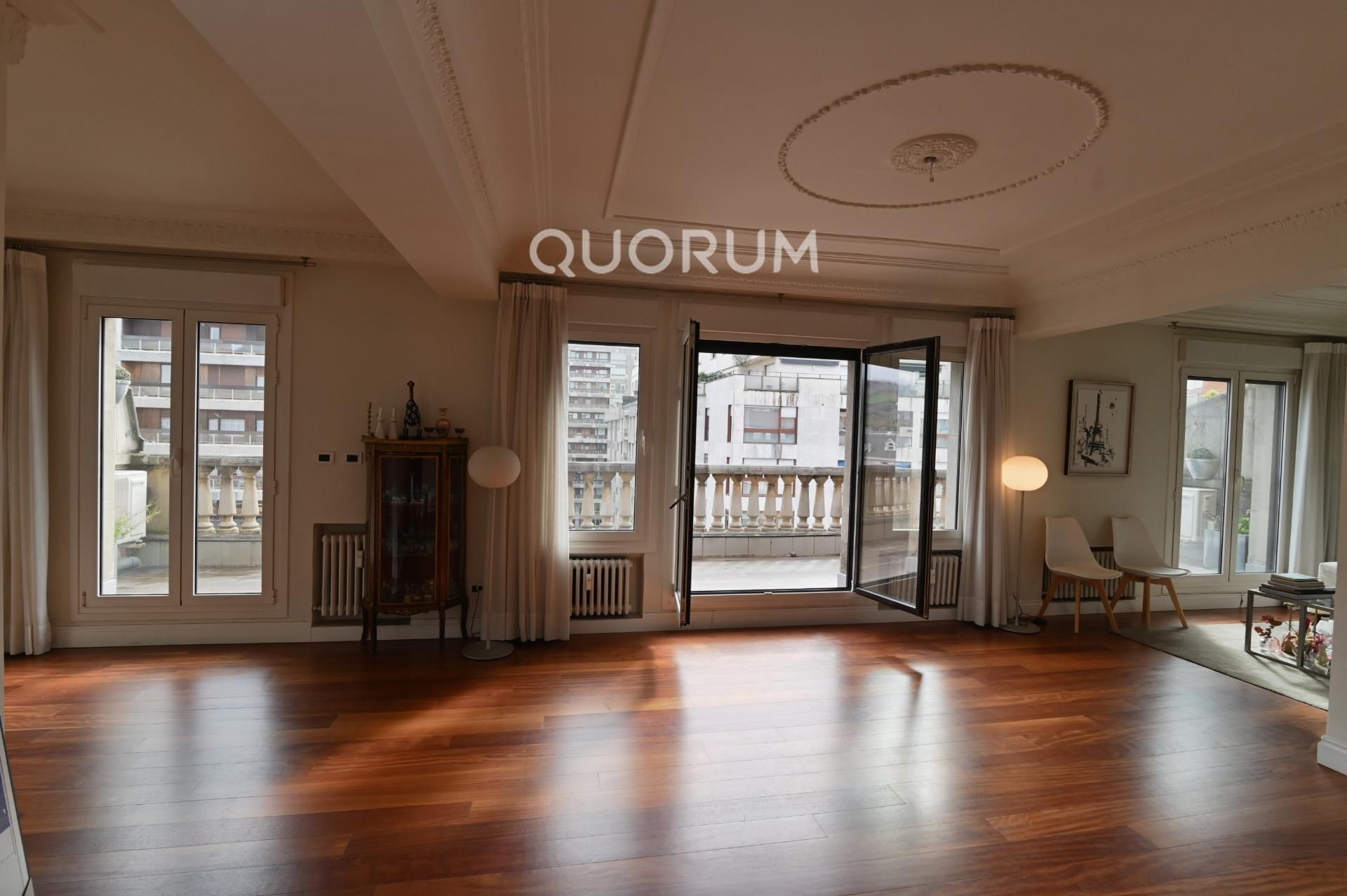 Living room of Flat for sale in Bilbao   with Air Conditioner, Heating and Terrace