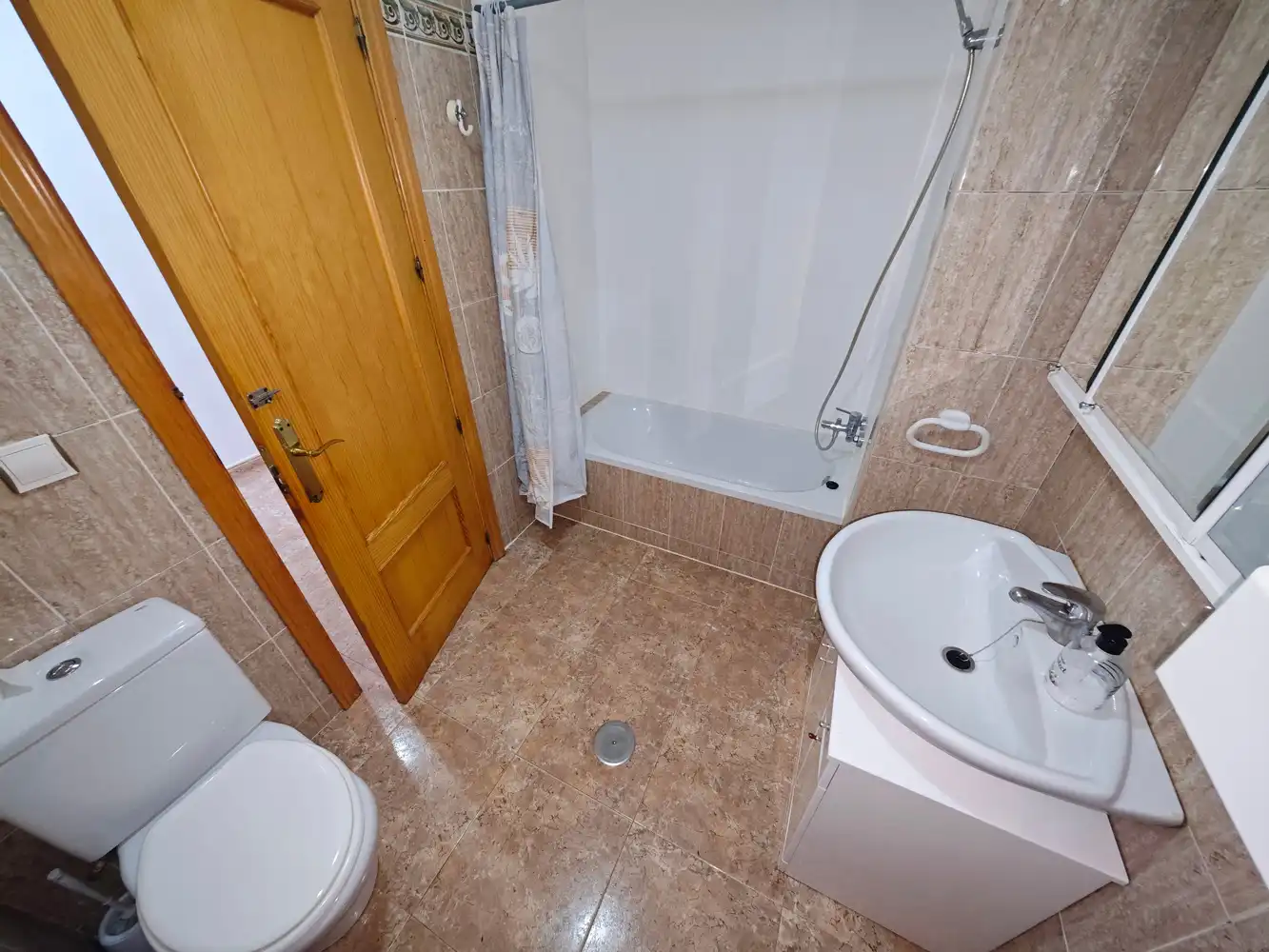 Baño de Piso en venta en Calpe / Calp con Aire acondicionado, Terraza y Amueblado