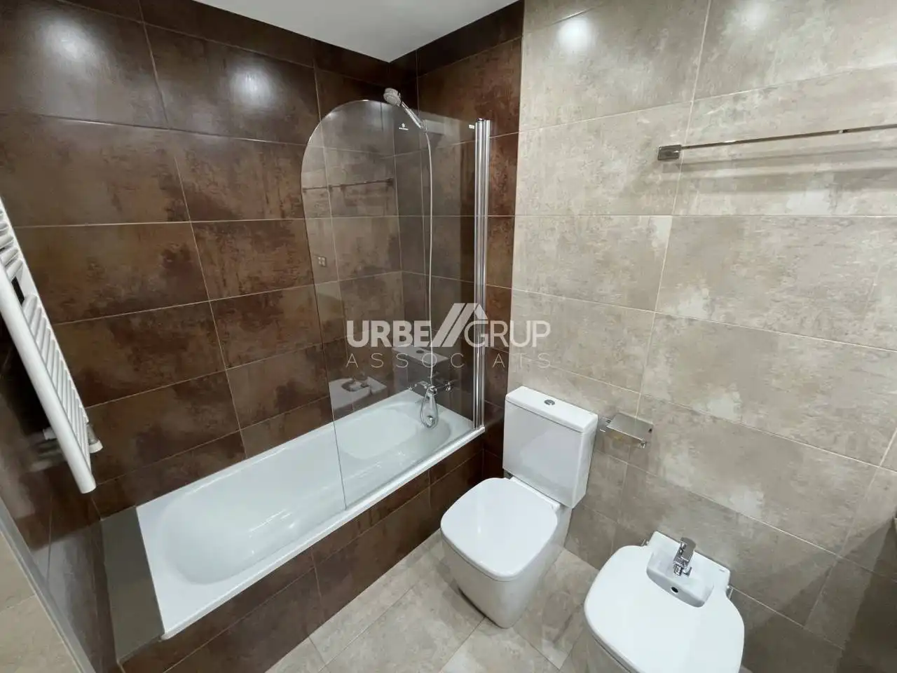 Apartments for rent in Calle SOLSONA, Les Arenes - La Grípia Can Montllor