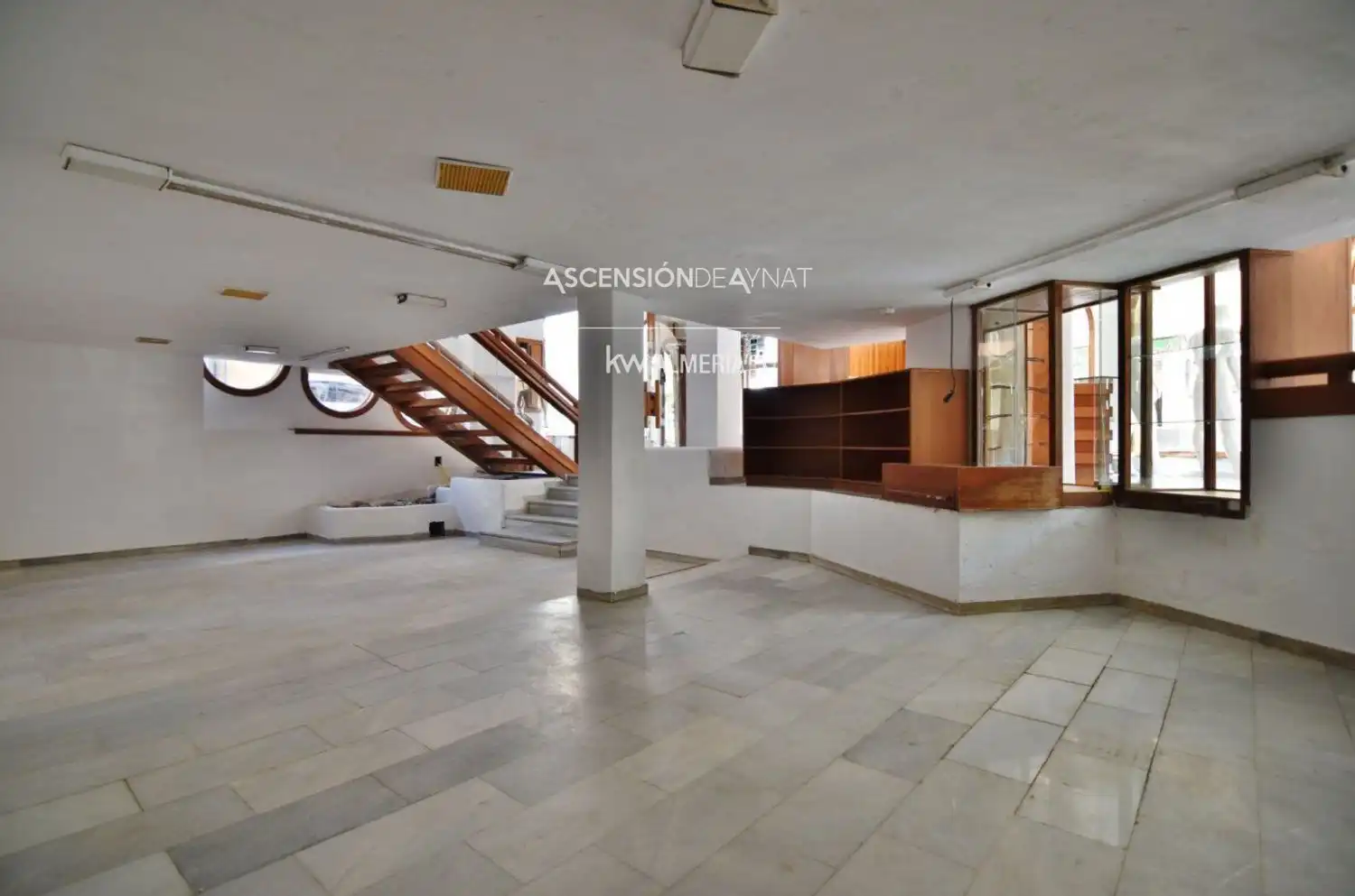 Local comercial en venda a REAL