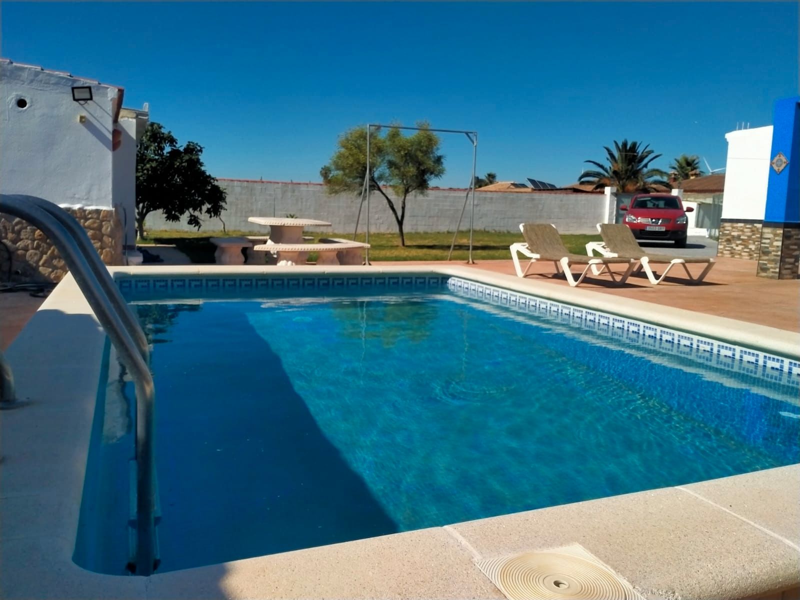 Piscina de Casa o xalet de lloguer en Chiclana de la Frontera amb Aire condicionat, Calefacció i Jardí privat