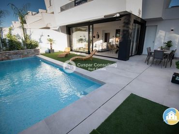 Detached house with balcony for sale in Santo Domingo de Guzmán