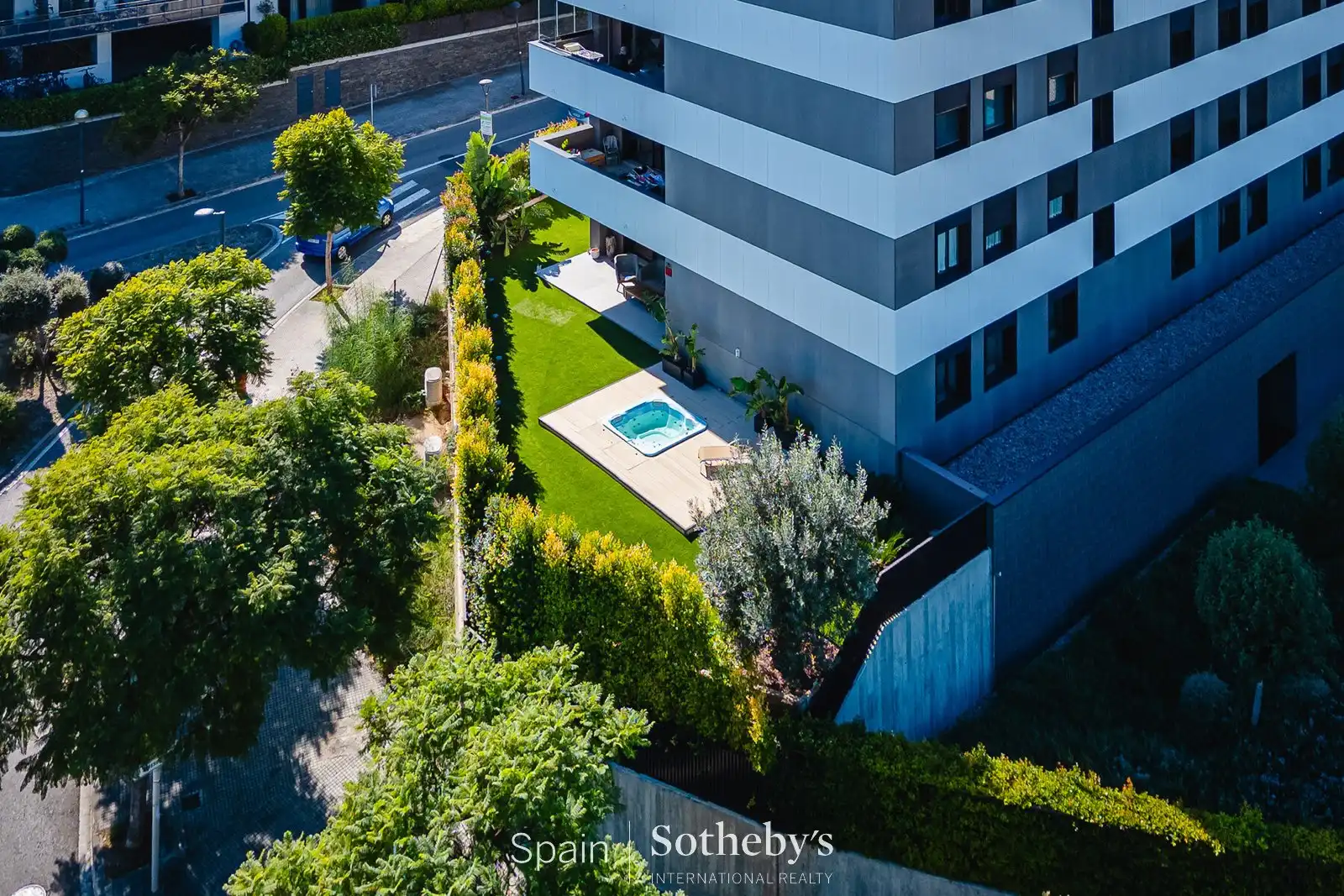 Piscina de Apartament en venda en Sitges amb Aire condicionat, Jardí privat i Jacuzzi