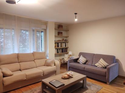 Living room of Flat for sale in  Pamplona / Iruña