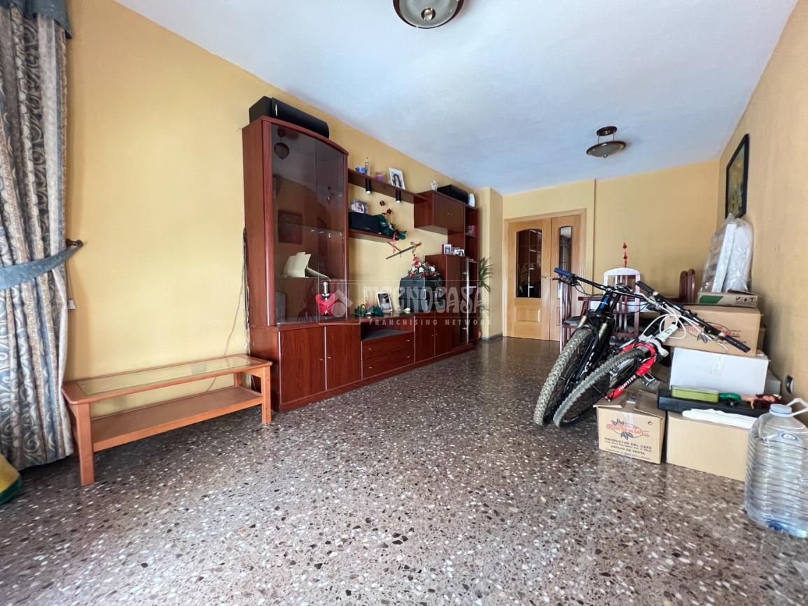 Flat for sale in Xirivella  with Air Conditioner