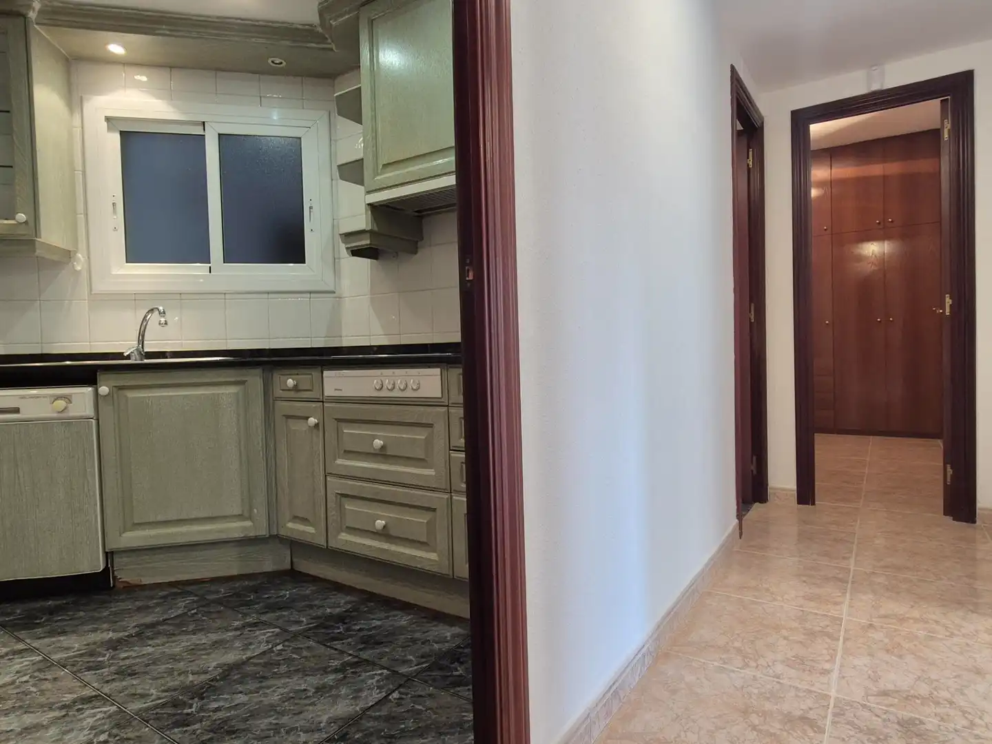 Cocina de Piso en venta en Barcelona con Calefacción, Horno y Balcón