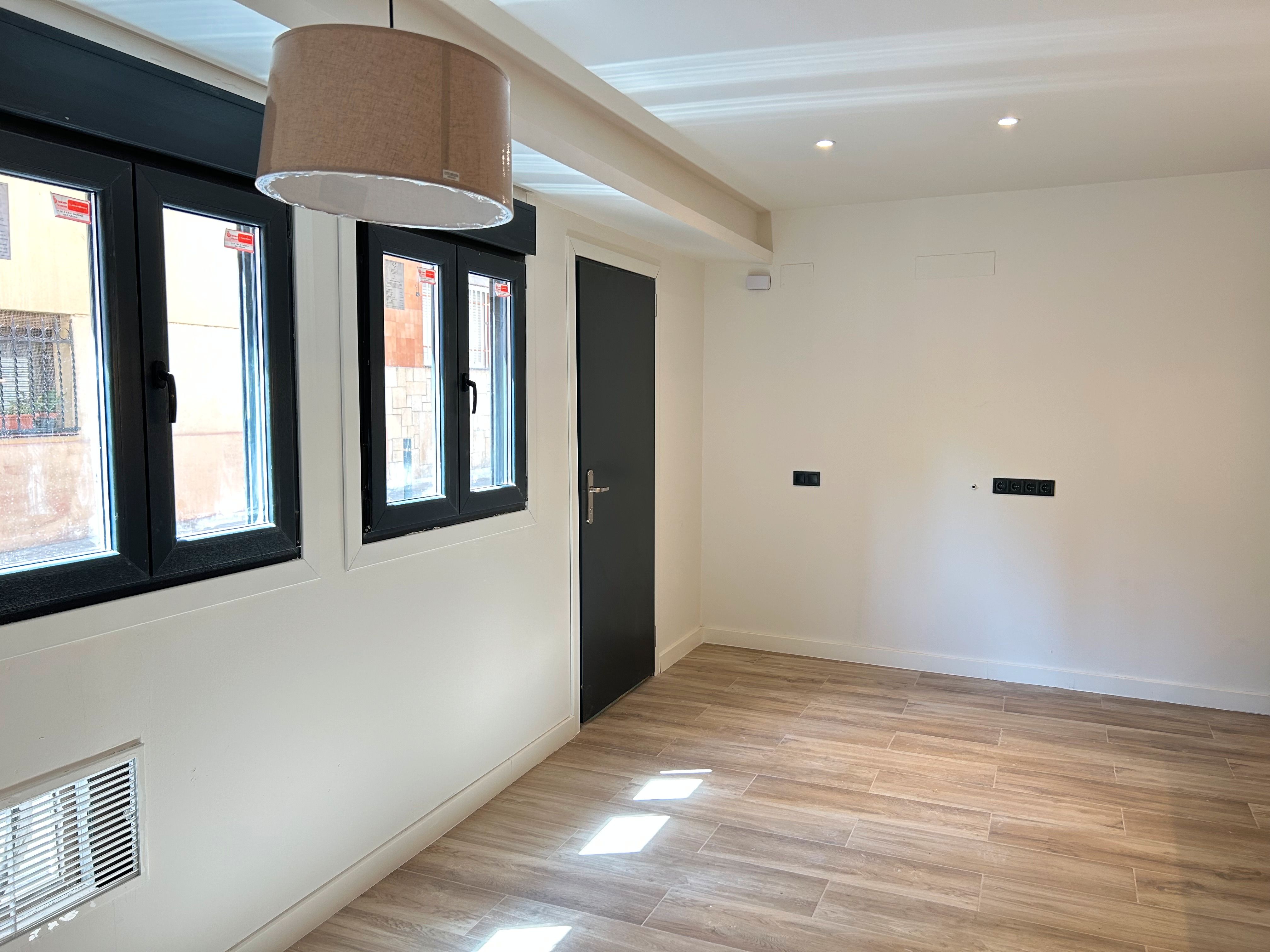 Premises for sale in  Barcelona Capital