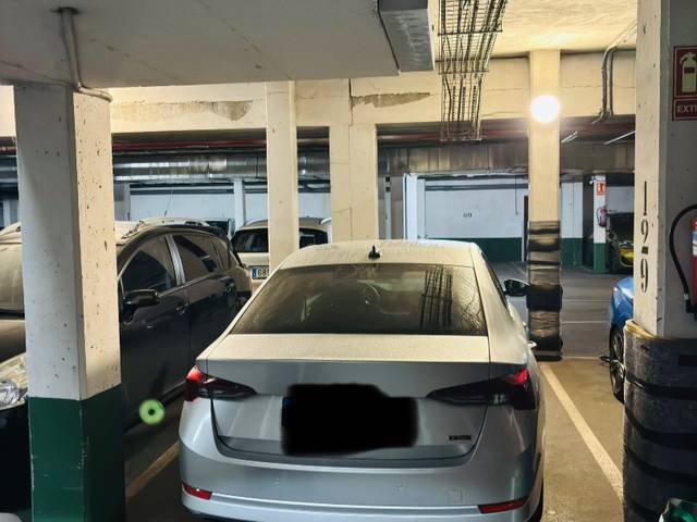 Garaje en Alquiler en Calle de Berrocal, 3 en Butarque