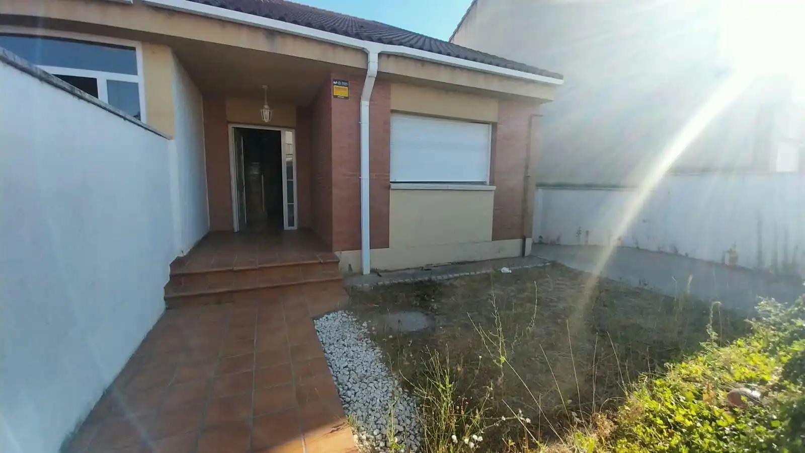 Vista exterior de Casa adosada en venda en Tudela de Duero amb Calefacció i Terrassa