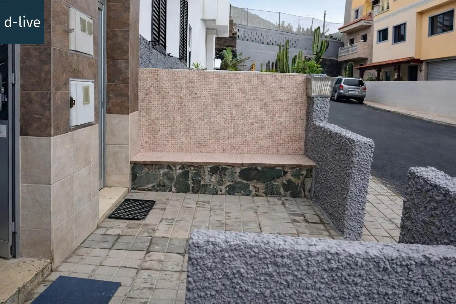 Vista exterior de Casa adosada en venda en Arucas amb Terrassa i Balcó