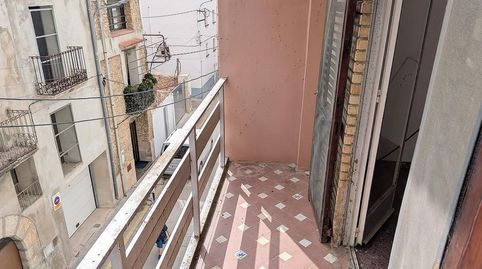 Espacio, luz y un edificio en plena renovación en el centro de Ulldecona Tarragona.