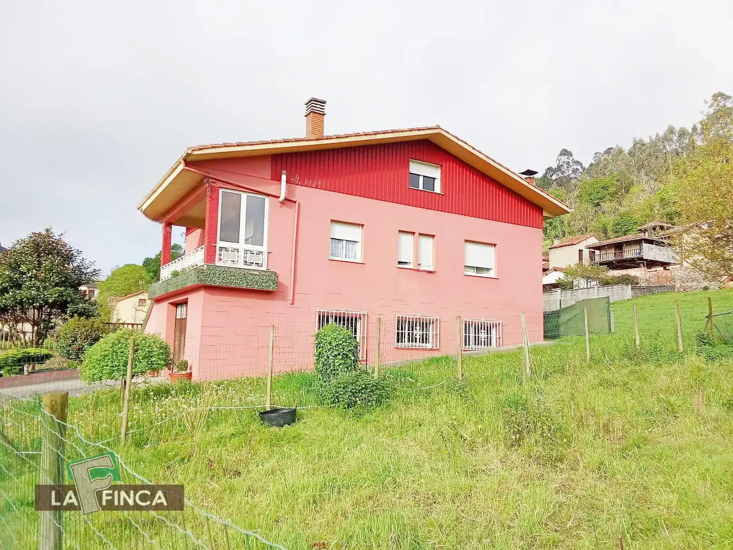 Vista exterior de Casa o chalet en venta en Siero con Calefacción, Parquet y Terraza
