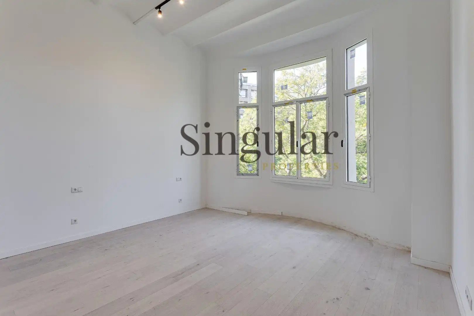 Habitación de Ático en venta en Barcelona con Aire acondicionado, Calefacción y Terraza