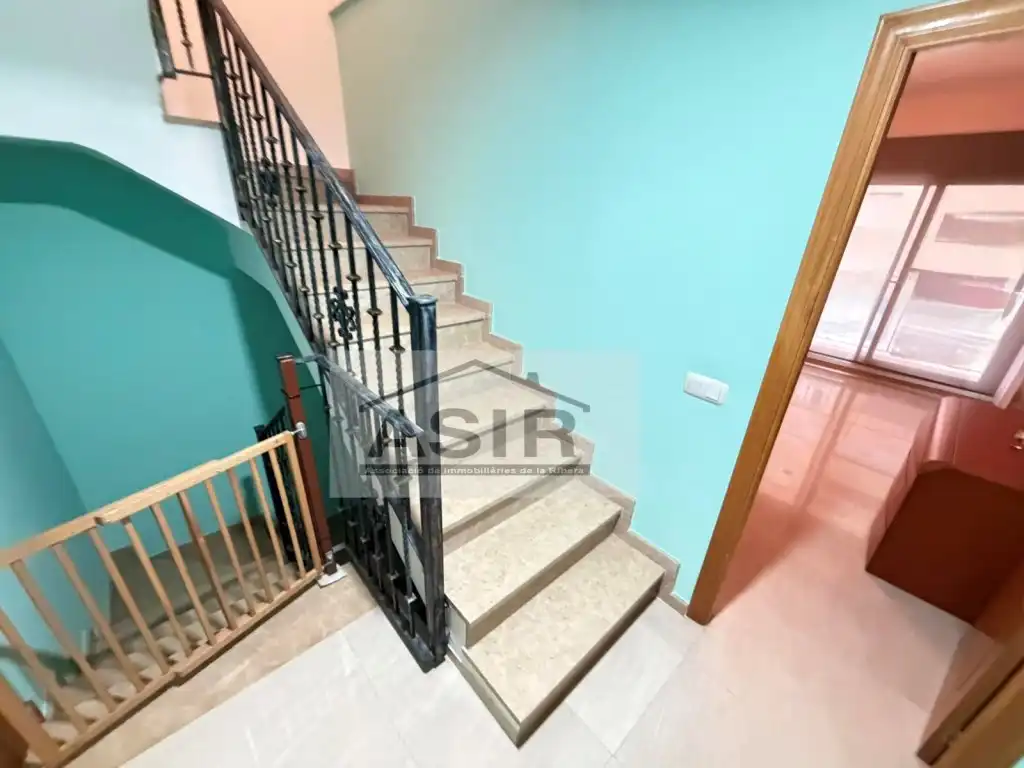 Houses for sale in Alzira  with Air Conditioner and Terrace