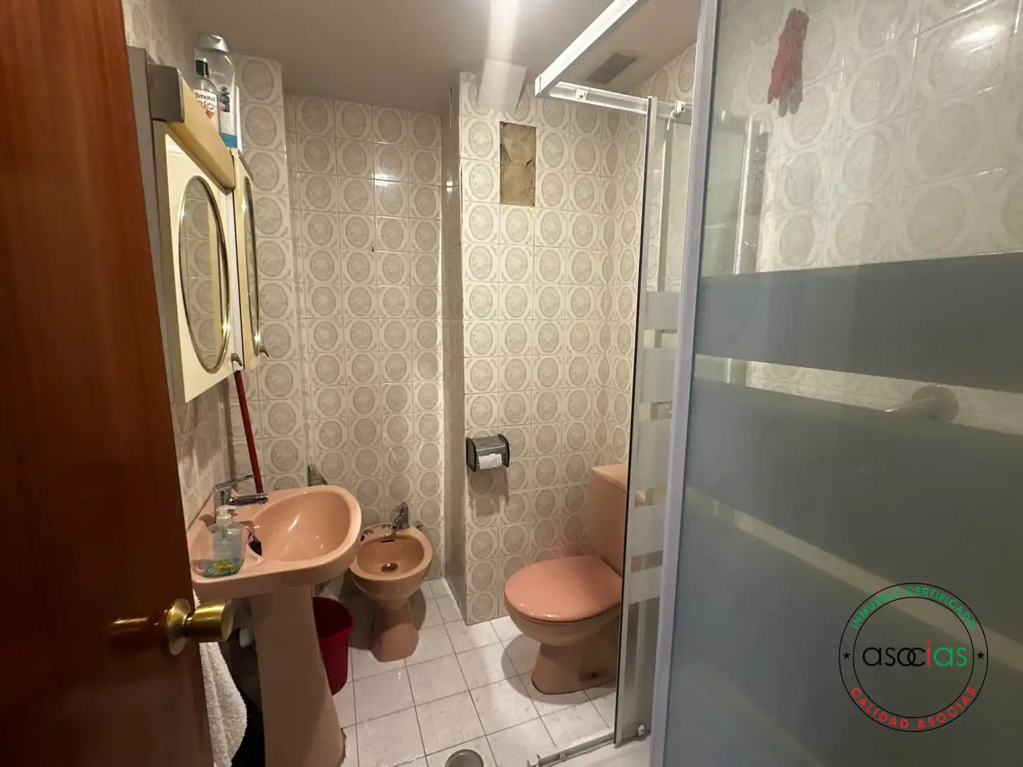 Badezimmer von Wohnung zum Verkauf in Langreo mit Heizung, Abstellraum und Balkon