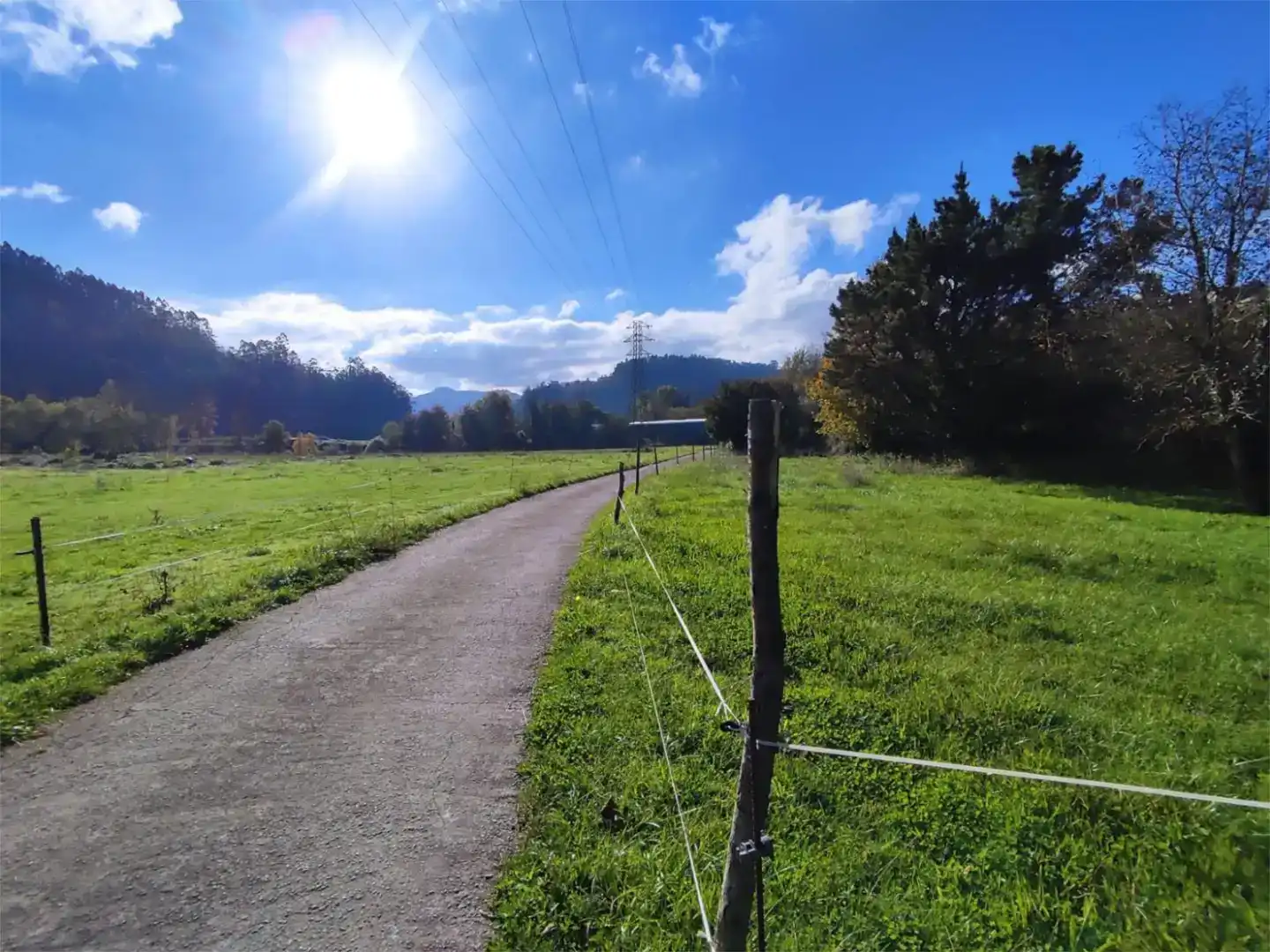 Vista exterior de Terreno en venta en Pravia, Asturias