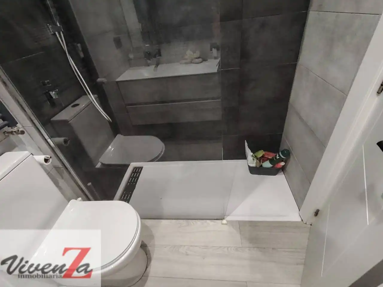 Baño de Piso en venta en Zamora Capital  con Calefacción y Balcón