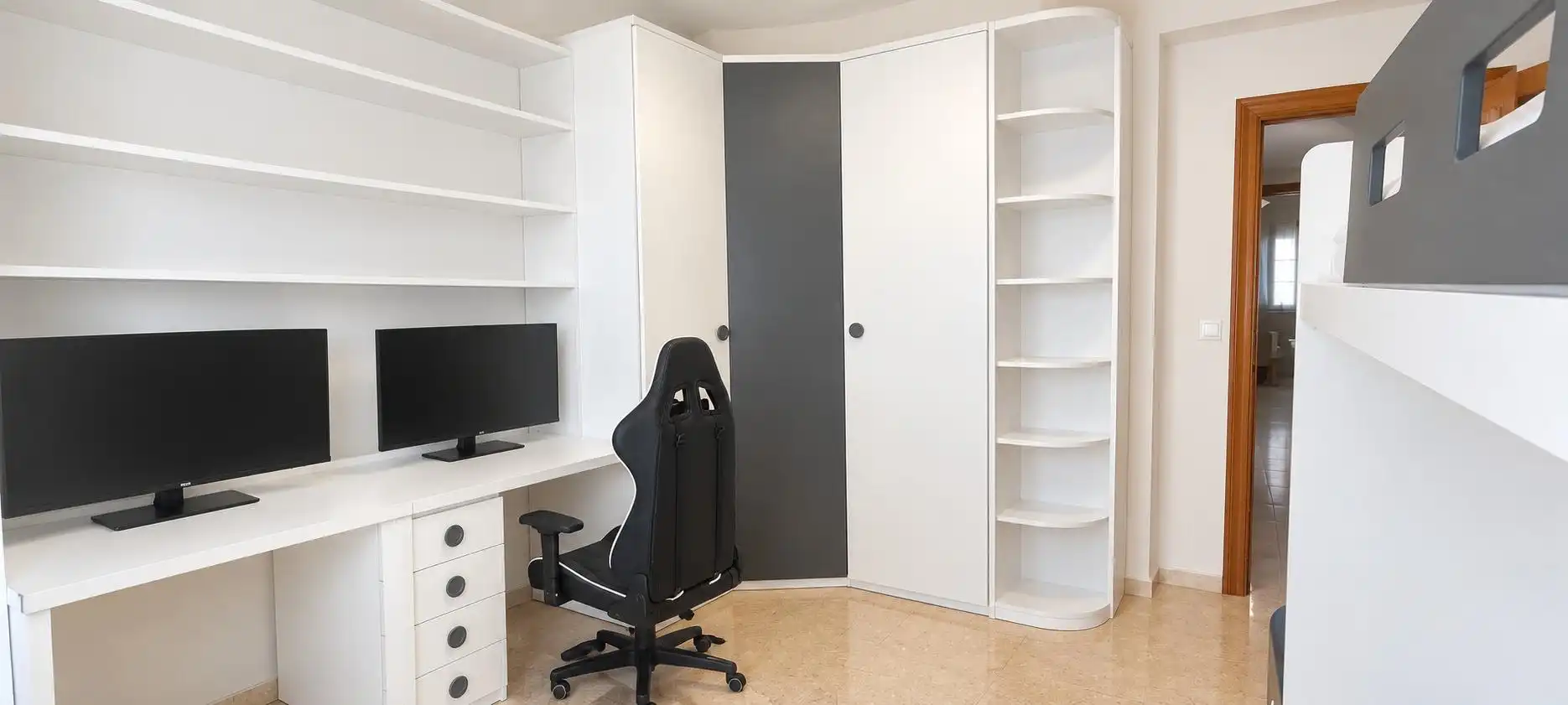 Piso en venta en La Línea de la Concepción, Cádiz