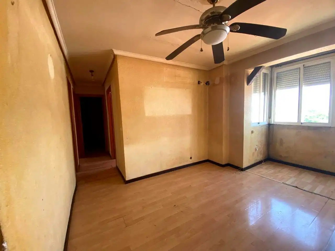 Bedroom of Flat for sale in Dos Hermanas