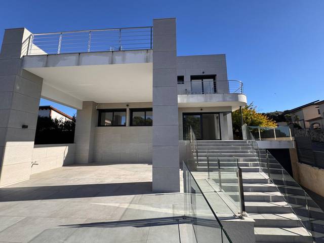 Casa-chalet en Venta en Carrer de sa Tamardia, 20 en La Fosca - Cala Margarida